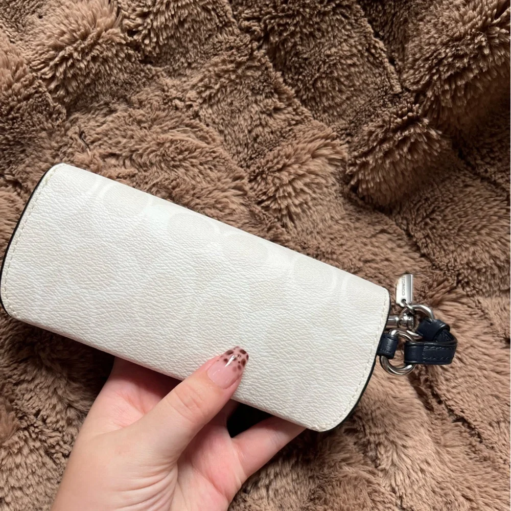 Coach Signature Sunglasses Case - Picture 5 of 5